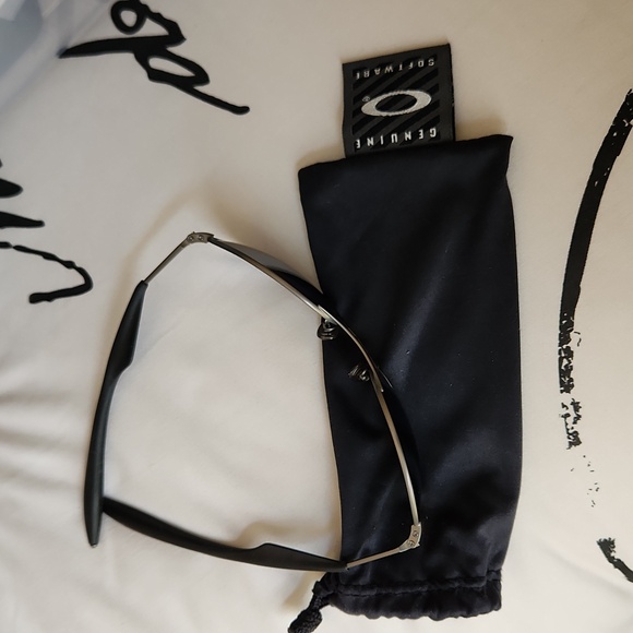 OAKLEY E Wire Sunglasses With Bag - Picture 9 of 12